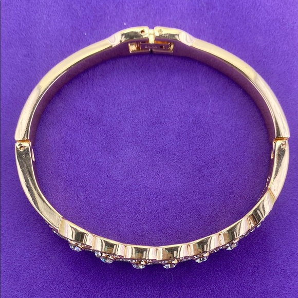 💛 Elegant Rose Gold Plated Crystal Bracelet - Picture 2 of 5